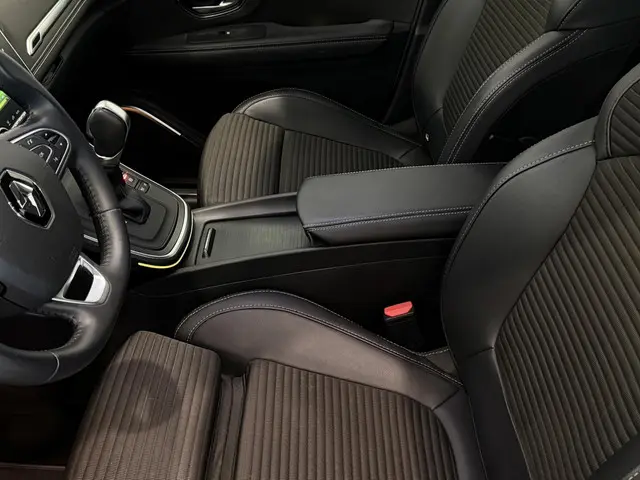 Renault Scénic 1.3 TCe 160 EDC Bose 2018 Benzine 33