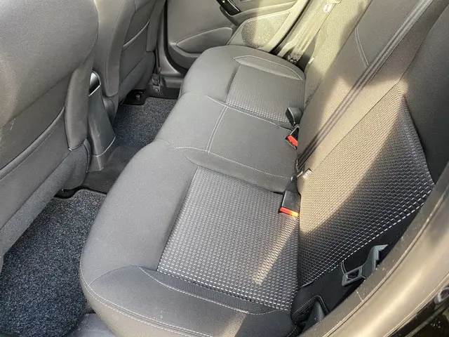 Peugeot 208 1.2 PureTech Allure 2018 Benzine 30