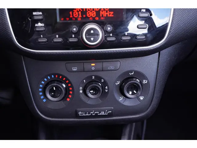 Fiat Punto Evo 0.9 TwinAir Easy 2012 Benzine 41