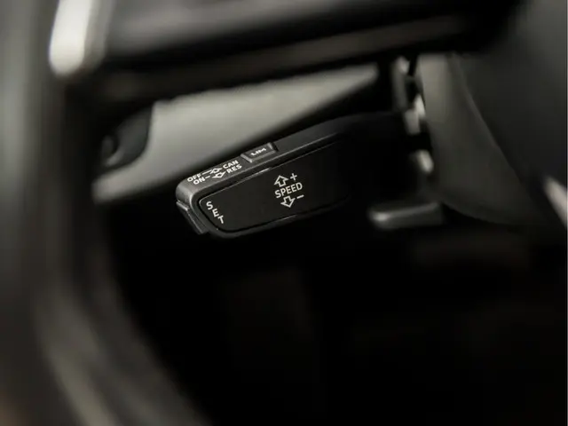 Audi A4 Avant 2.0 TFSI ultra Sport 2016 Benzine 22