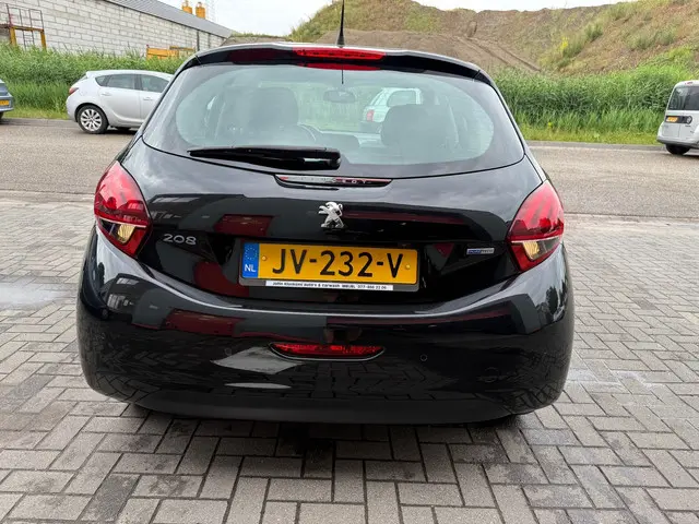 Peugeot 208 1.2 PureTech Blue Lease Premium 2016 Benzine 17
