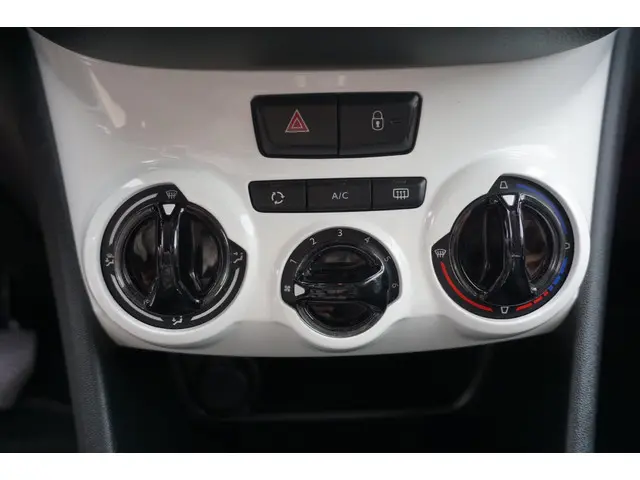 Peugeot 208 1.0 VTi LIKE 2014 Benzine 9