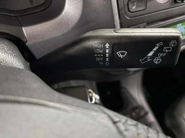 SEAT Mii 1.0 Sport Dynamic 2015 Benzine 19