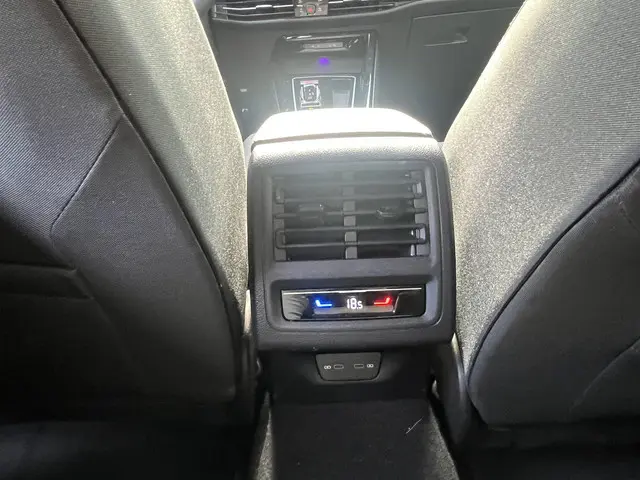 Volkswagen Golf 2.0 TSI GTI 8.5 2024 Benzine 30