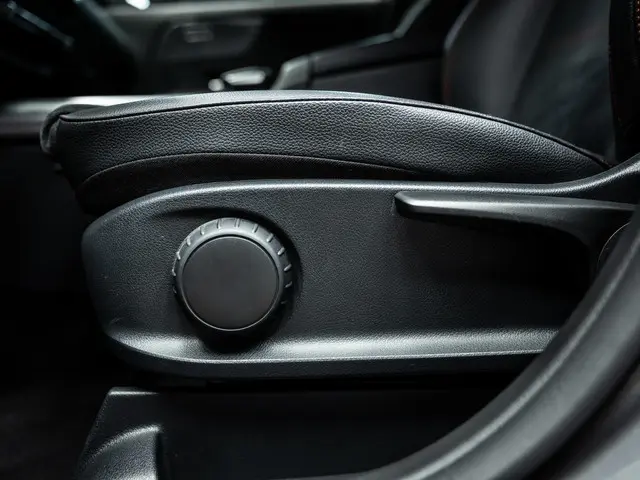 Mercedes-Benz GLA 200 AMG Line 2023 Benzine 21