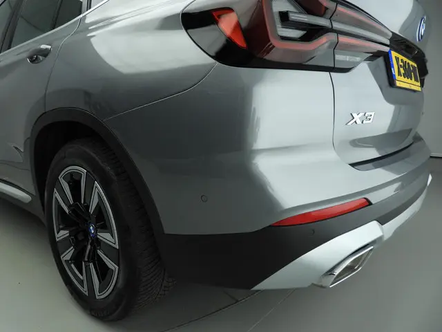 BMW X3 xDrive30e 2024 Hybride Benzine 42