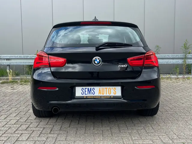 BMW 1 Serie 118i Centennial Executive 2016 Benzine 4