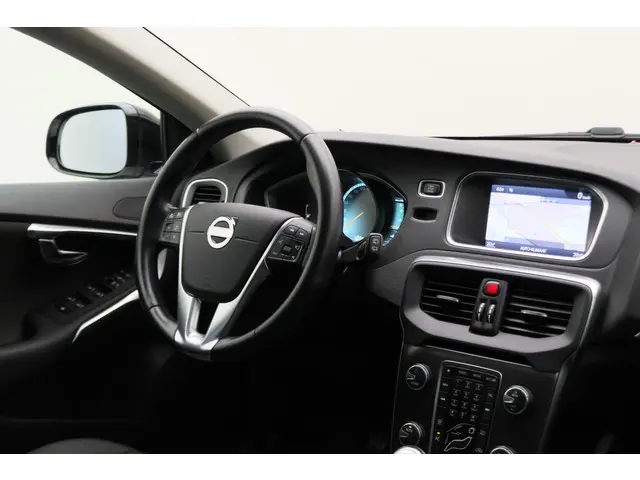 Volvo V40 Cross Country 1.6 T4 Momentum 2014 Benzine 28