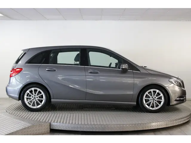 Mercedes-Benz B-Klasse 220 4Matic Ambition 2015 Benzine 7