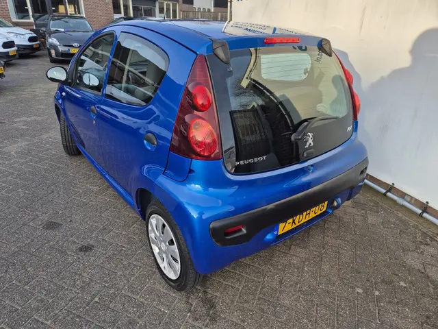 Peugeot 107 1.0 Access Accent Airco 2013 Benzine 24