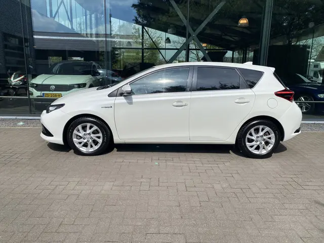 Toyota Auris 1.8 Hybrid Dynamic 2018 Hybride Benzine 3