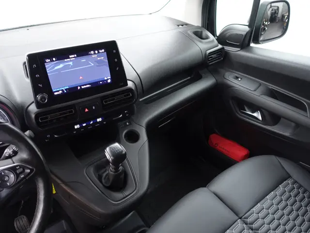 Opel Combo 1.5D Euro 6 L2 Sport Edition- 2019 Diesel 8