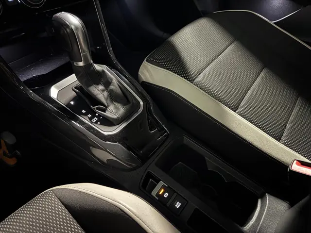 Volkswagen T-Roc 1.5 TSI Sport ACC PANO' 2018 Benzine 32