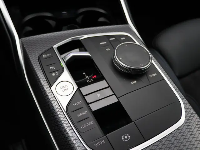 BMW 3 Serie Touring 320e 2023 Hybride Benzine 22