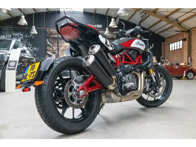 Indian FTR 1200 Carbon *Akrapovic* 2020 Benzine 22