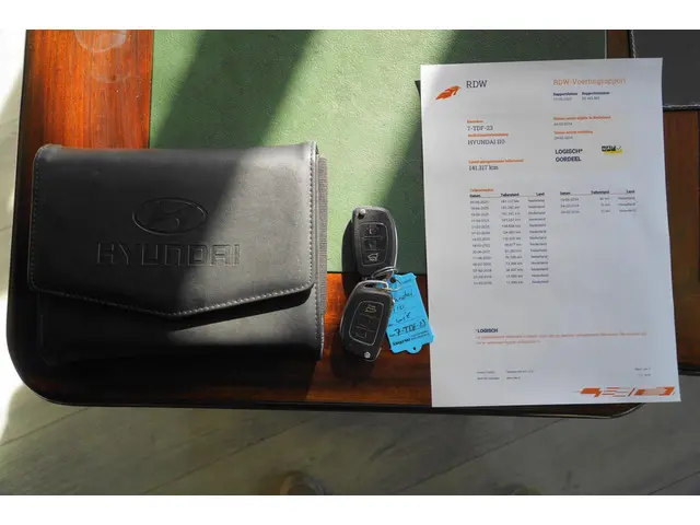 Hyundai i10 1.0i i-Motion Comfort NAVI APP'S 2014 Benzine 24