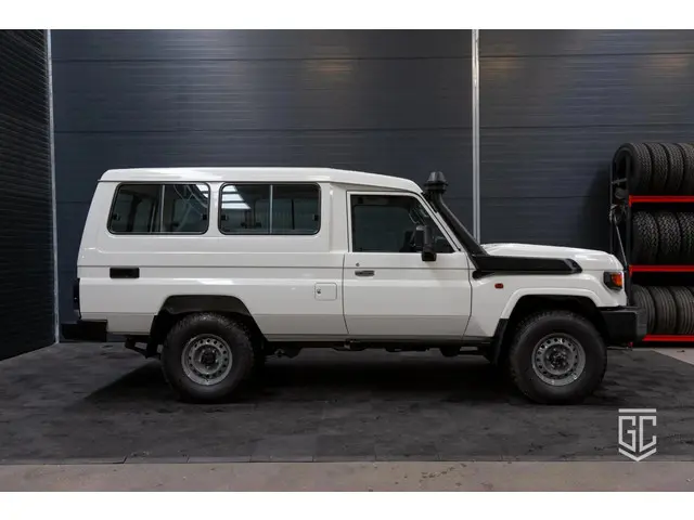 Toyota Land Cruiser 3
