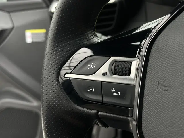 Peugeot e-2008 EV GT Pack 50 kWh 2022 Elektrisch 22