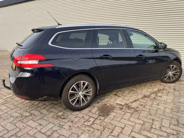 Peugeot 308 SW 1.2 PureTech Allure 2016 Benzine 18
