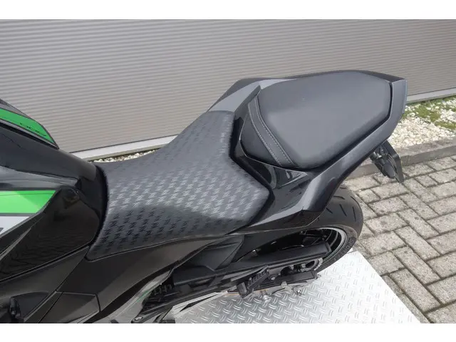 Kawasaki Z800 ABS 2016 Benzine 21