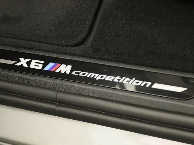 BMW X6 M Competition 2022 Benzine 16