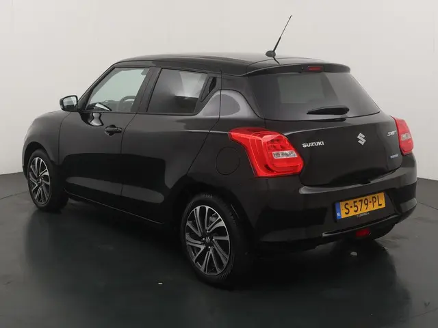 Suzuki Swift 1.2 Style Smart Hybrid 2023 Benzine 3