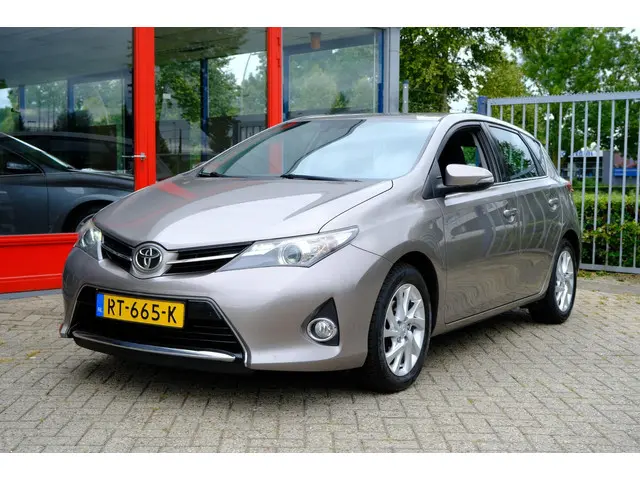 Toyota Auris 1.6 Aspiration Clima|Cam|LMV 2013 Benzine 24