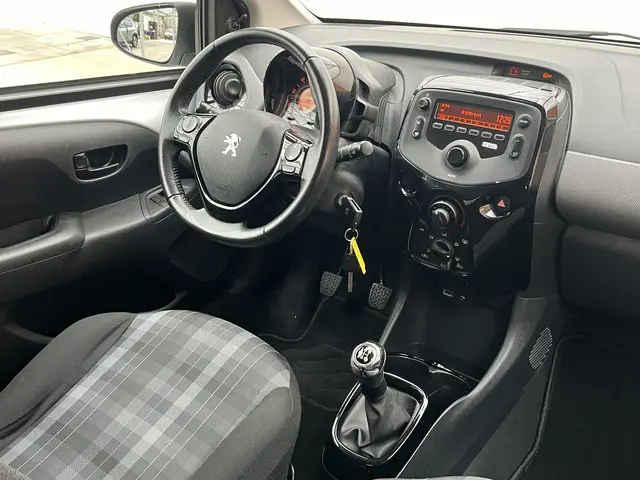 Peugeot 108 e-VTi 72 Active 2020 Benzine 17