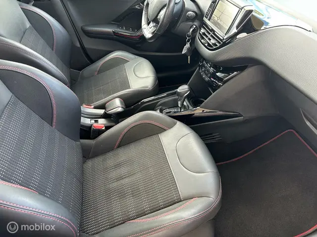 Peugeot 2008 1.2 PureTech GT-Line 2019 Benzine 10