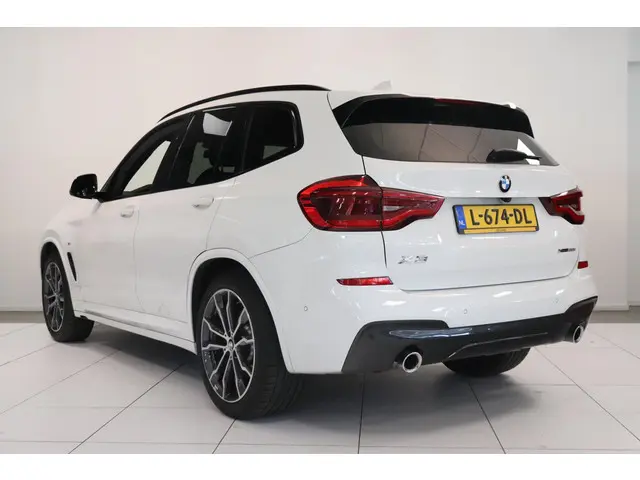 BMW X3 xDrive30i High Executive 2020 Benzine 6