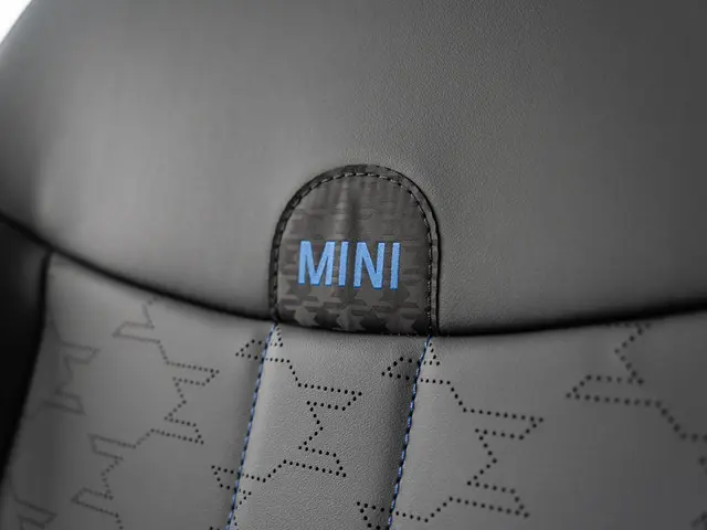 MINI Countryman C 2025 Benzine 37