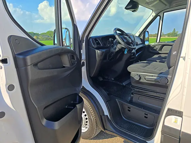 Iveco Daily 35S14V 2.3 352L H2 2022 Diesel 19
