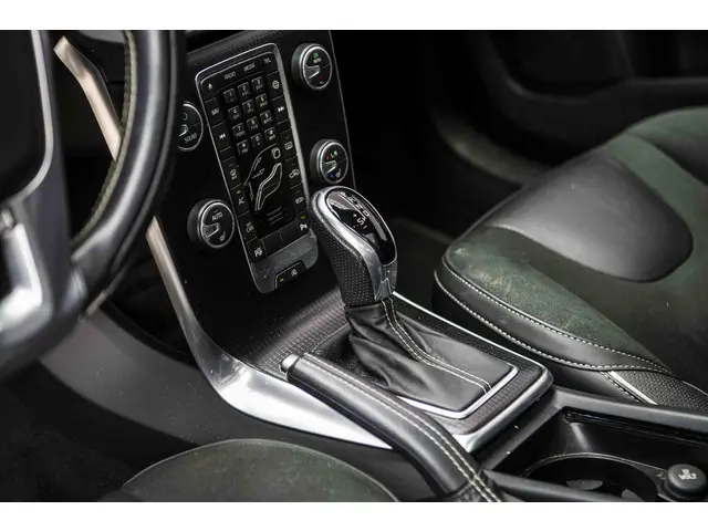 Volvo V40 1.5 T3 Polar+ Sport 2019 Benzine 29