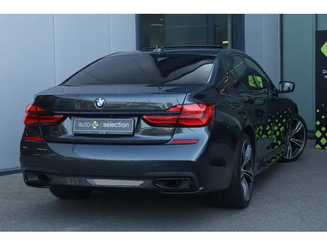 BMW 7 Serie 2