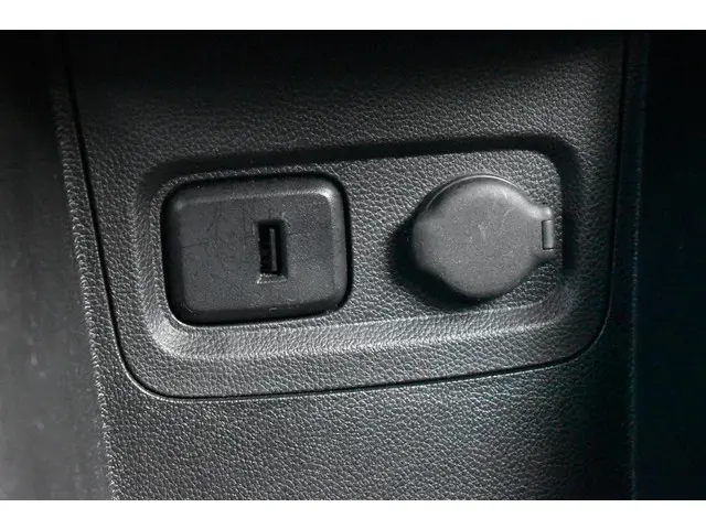 Opel KARL 1.0 Rocks Online Edition 2018 Benzine 11