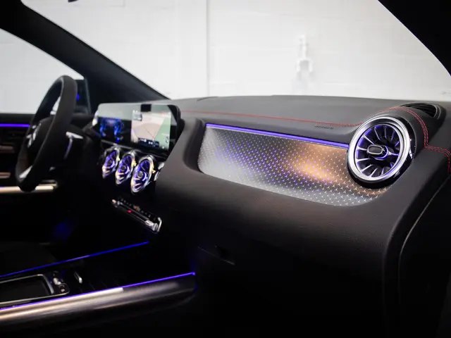 Mercedes-Benz EQA 250+ AMG Line 71 kWh 2025 Elektrisch 42