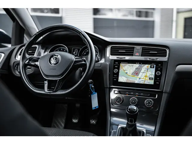 Volkswagen Golf 1.0 TSI Trendline 2017 Benzine 10