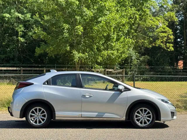 Honda Civic 1.4 Comfort /Navi/Trekhaak/Airco/ 2016 Benzine 2
