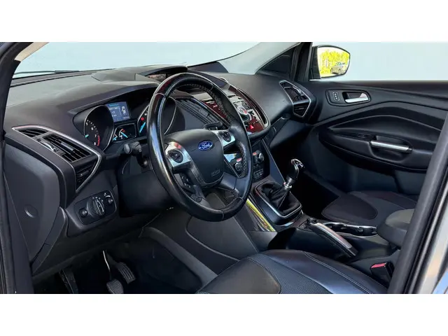 Ford Kuga 1.6 Titanium 2013 Benzine 2