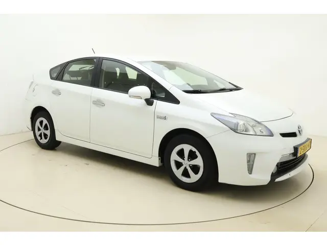 Toyota Prius 1.8 Plug-in Aspiration 2013 Hybride Benzine 8