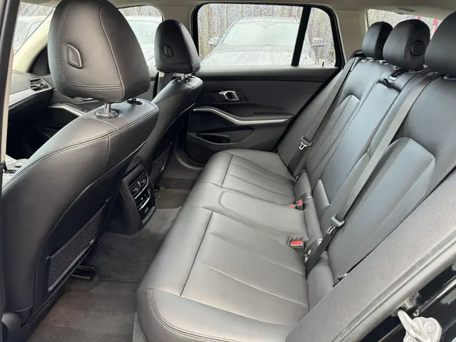 BMW 3 Serie Touring 318i Executive Edition 2021 Benzine 6