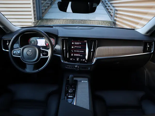 Volvo V90 Cross Country 2.0 B5 AWD Pro 2021 Benzine 17