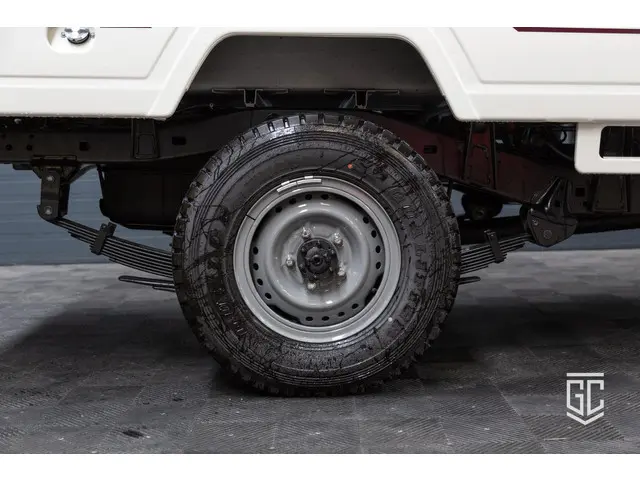 Toyota Land Cruiser GRJ79 Single Cab M/T 2024 Benzine 17