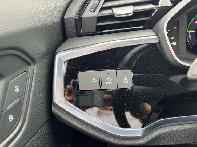 Audi Q3 45 TFSI e S-Line 2021 Hybride Benzine 24