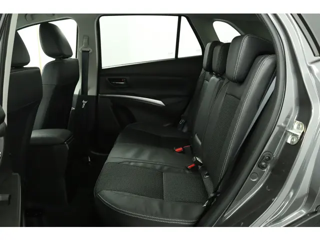 Suzuki S-Cross 1.4 Boosterjet Style Hybrid 2026 Benzine 17