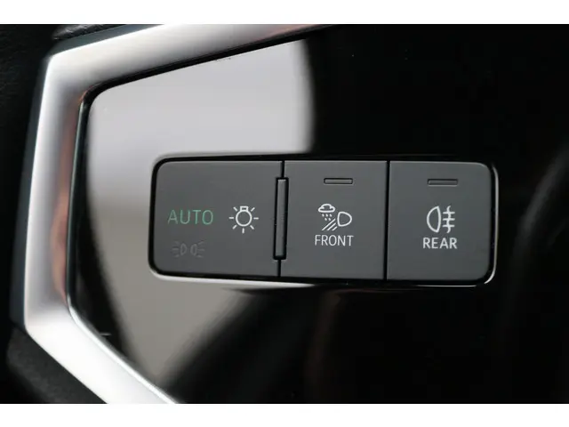 Audi Q3 45 TFSI e S edition 2021 Hybride Benzine 36