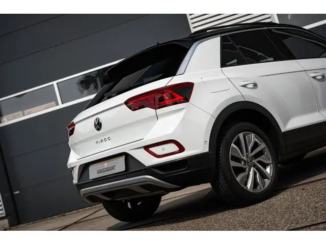 Volkswagen T-Roc 1.5 TSI Style 2023 Benzine 23