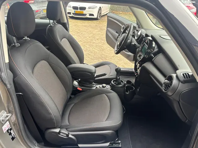 MINI One Mini 1.5 Pepper Navi 2018 Benzine 8