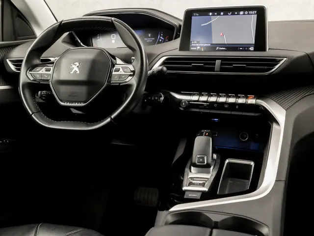 Peugeot 3008 1.2 PureTech Sport 2019 Benzine 7