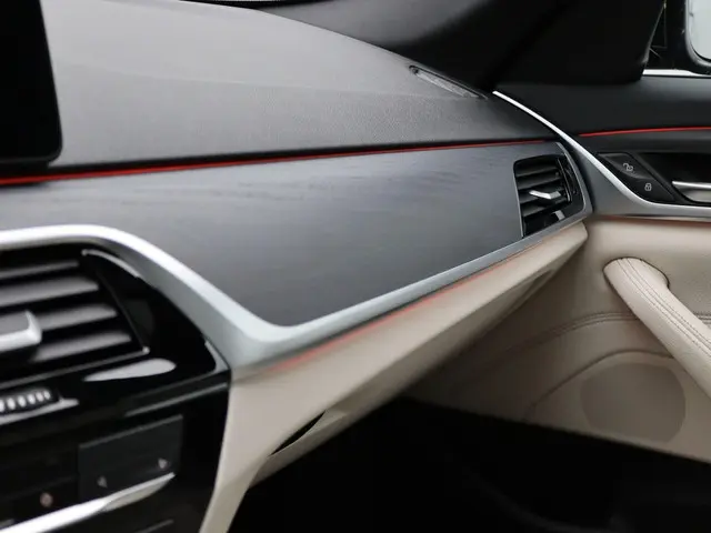 BMW 5 Serie Touring 540i xDrive 2022 Benzine 17